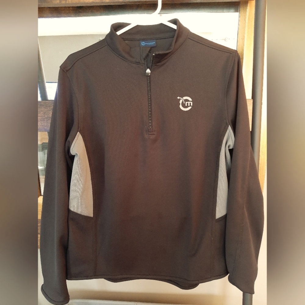 Women's athletic top black grey with back zipper pocket